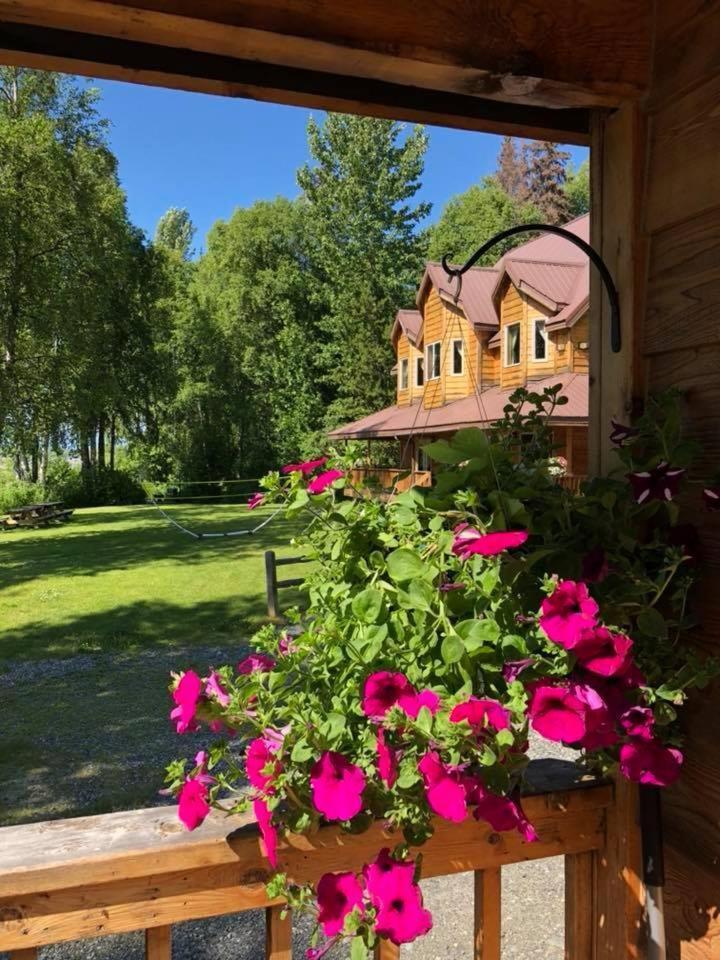 Susitna River Lodging, Riverside Cabins Talkeetna Ngoại thất bức ảnh